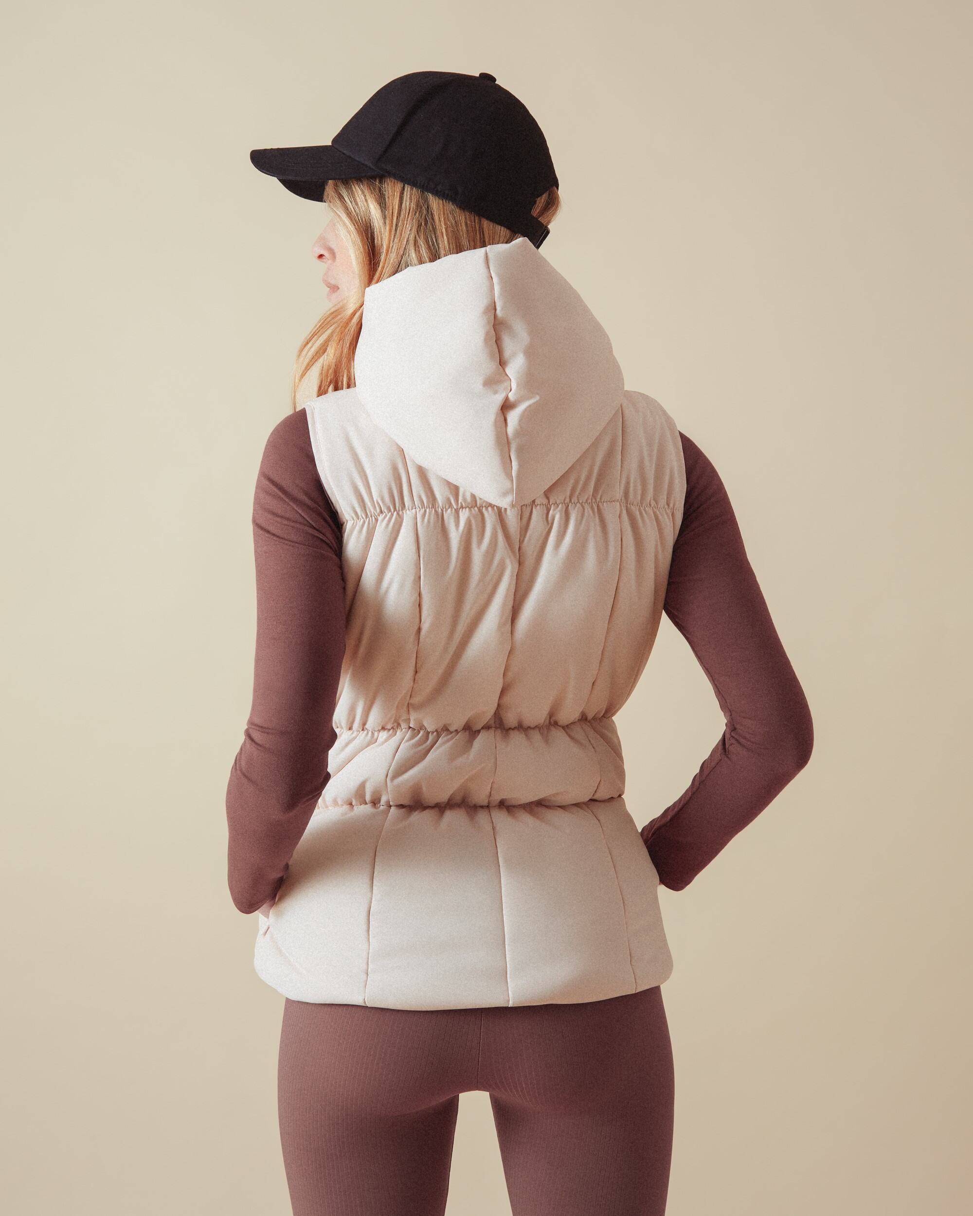 Sleeveless down jacket