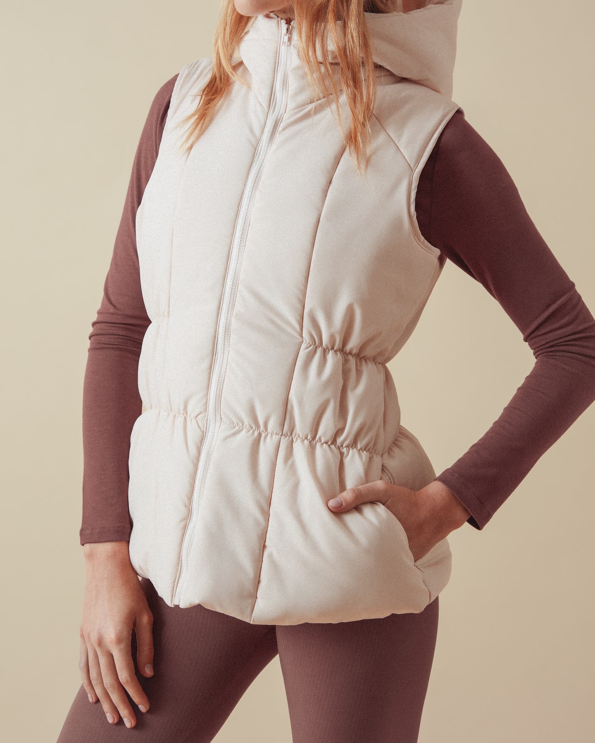 Sleeveless down jacket