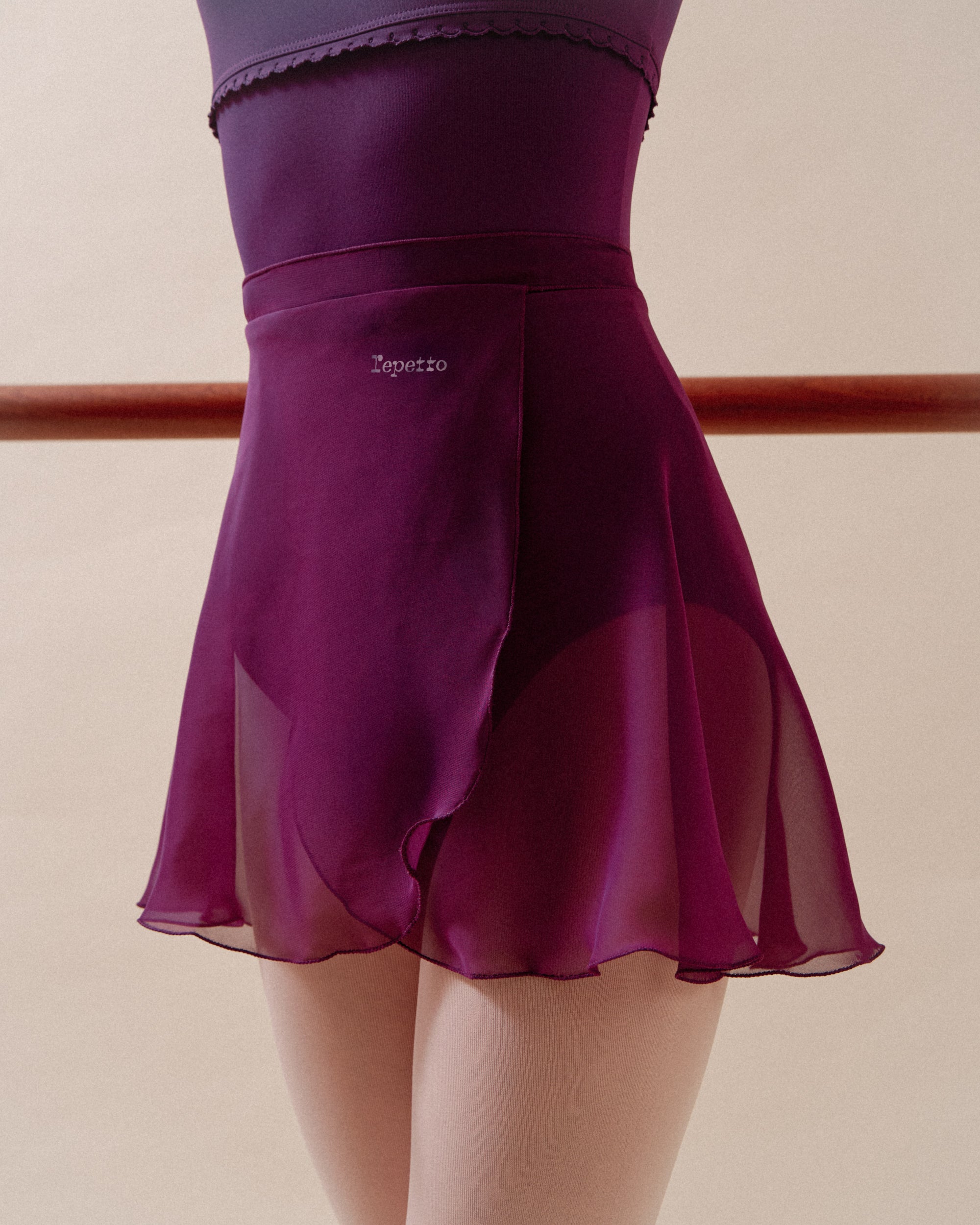 Short chiffon skirt