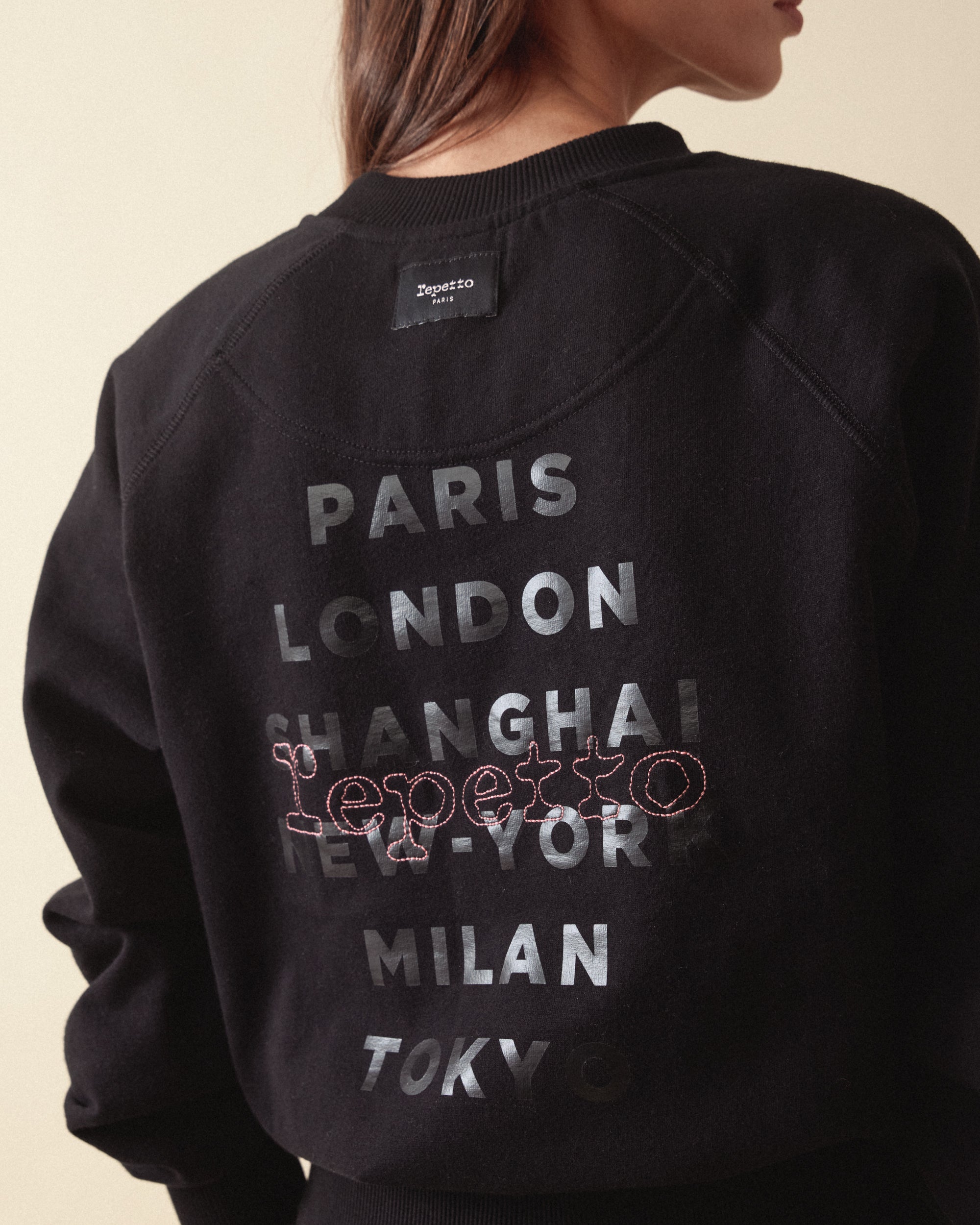 Sweatshirt city dance