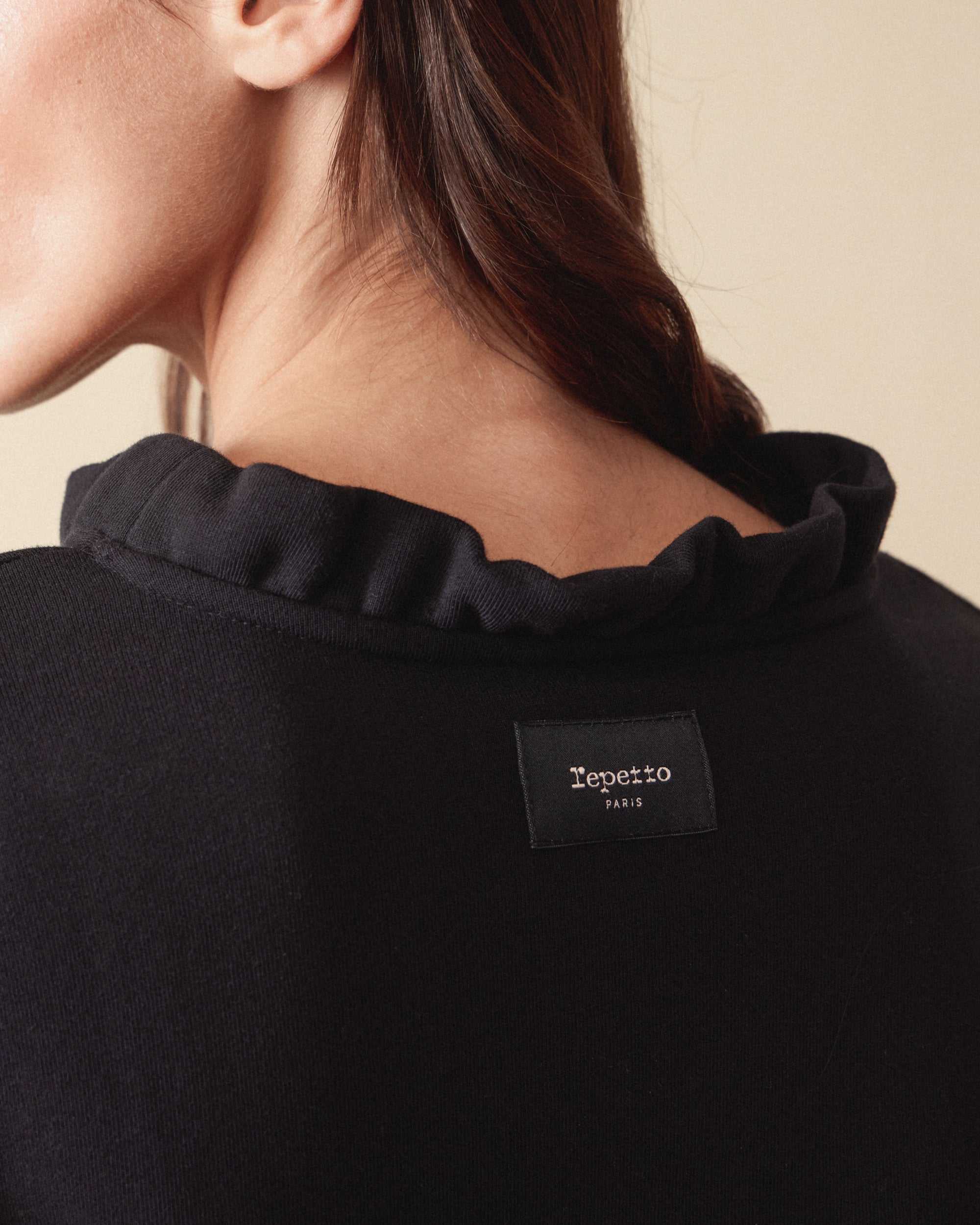 Ruffled Collar Sweatshirt