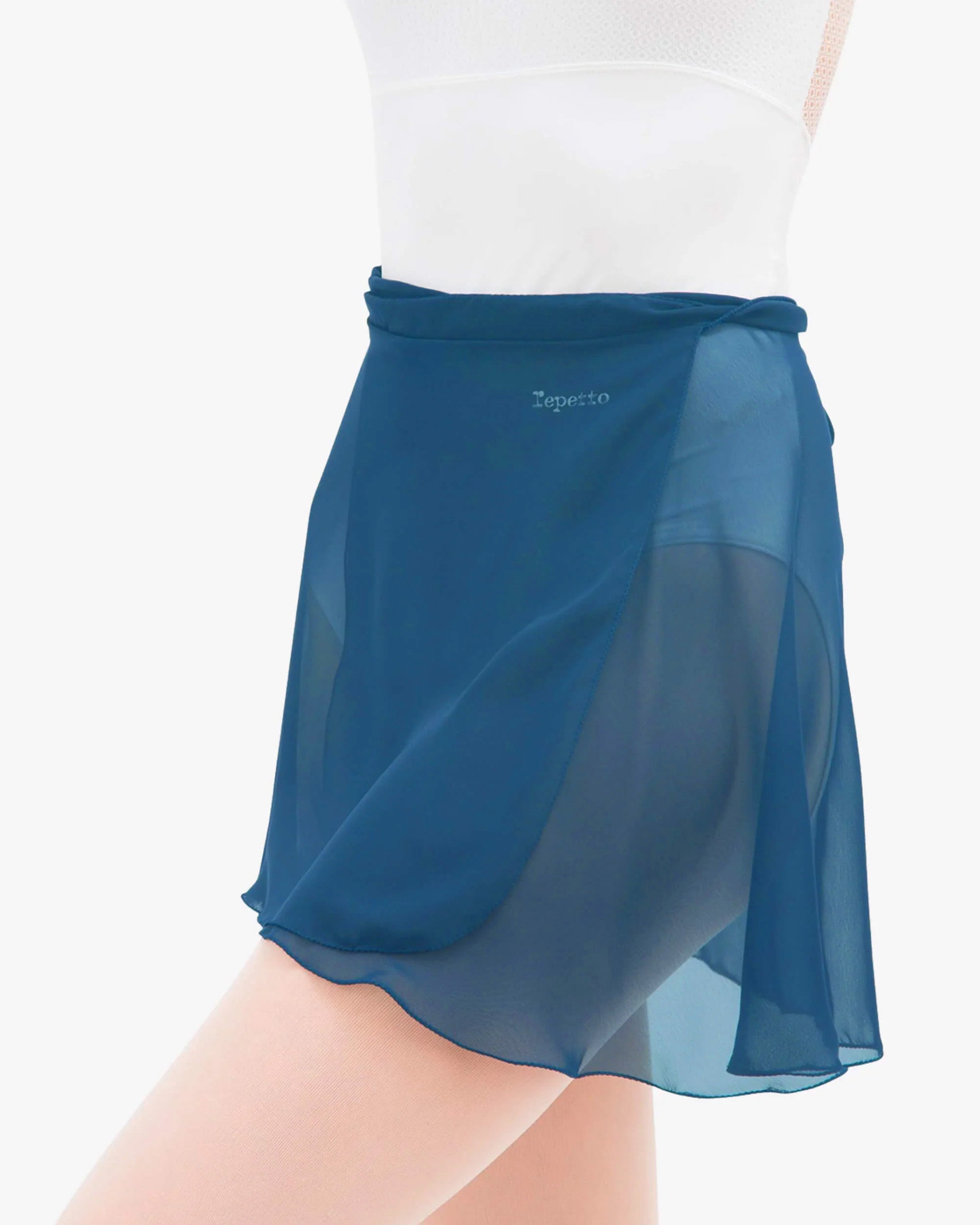 Short chiffon skirt